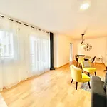 Appartement Centre - Balcon - Parking Gratuit *