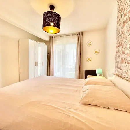 Apartment Centre - Balcon - Parking Gratuit