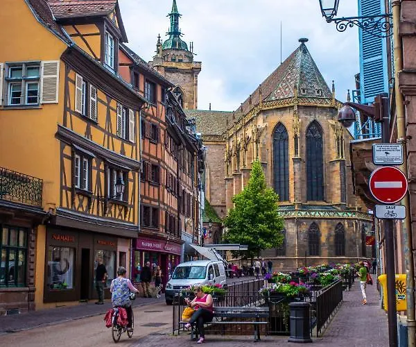 Centre - Balcon - Parking Gratuit Apartment