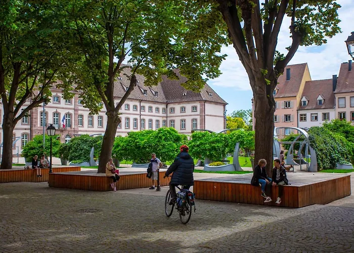 Centre - Balcon - Parking Gratuit Apartment