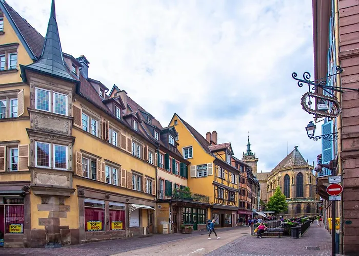 Apartment Centre - Balcon - Parking Gratuit *