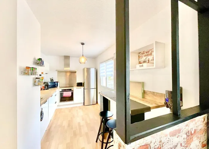 Centre - Balcon - Parking Gratuit *