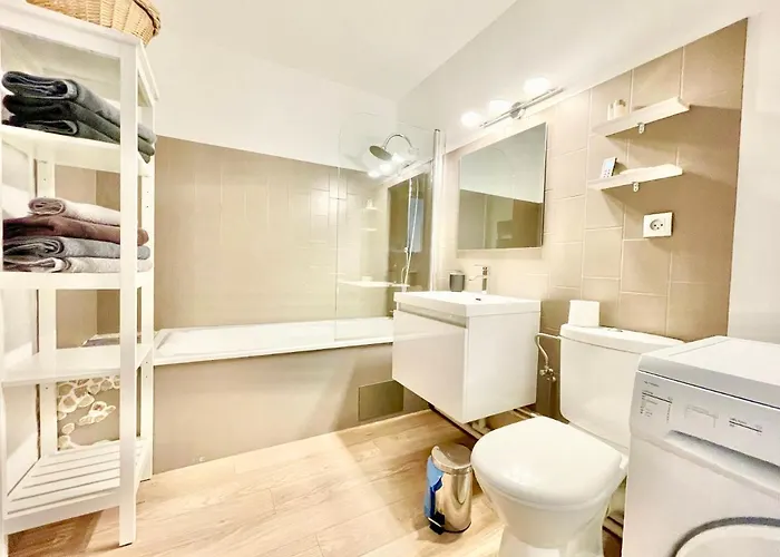 Apartment Centre - Balcon - Parking Gratuit