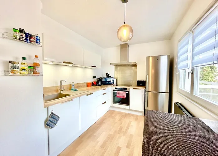 Centre - Balcon - Parking Gratuit Apartment