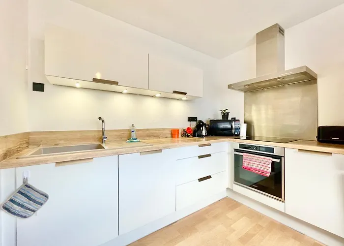 Centre - Balcon - Parking Gratuit Apartment